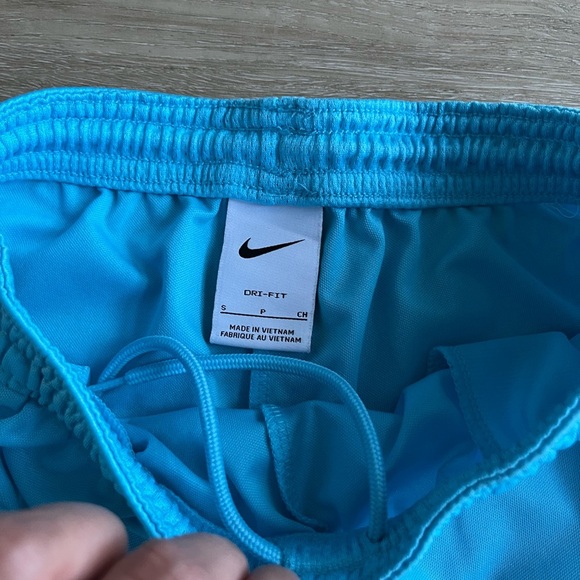 Nike DriFit Small Boys 5" Like New Shorts - Picture 4 of 5